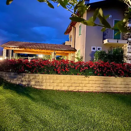 Poggio بيت ضيافة باردولينو